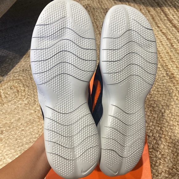 Nike Flex Experience Run 10, US10 BNIB - Picture 6 of 7
